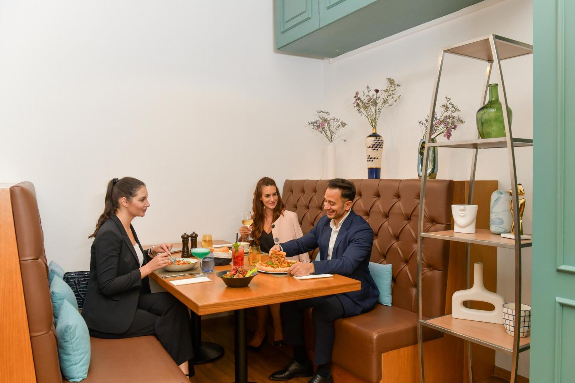 Ibis Doha Hotel ภายนอก รูปภาพ